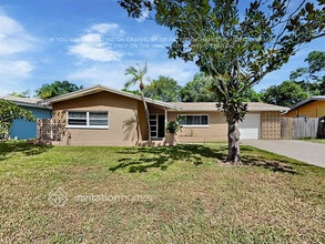 Building Photo - 1926 Valley Dr