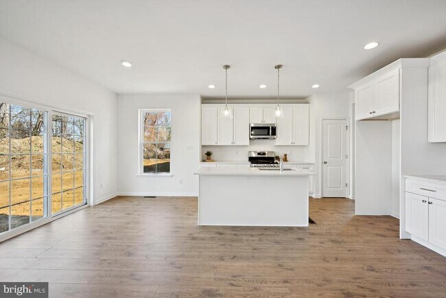 Building Photo - 724 Northwood Ave