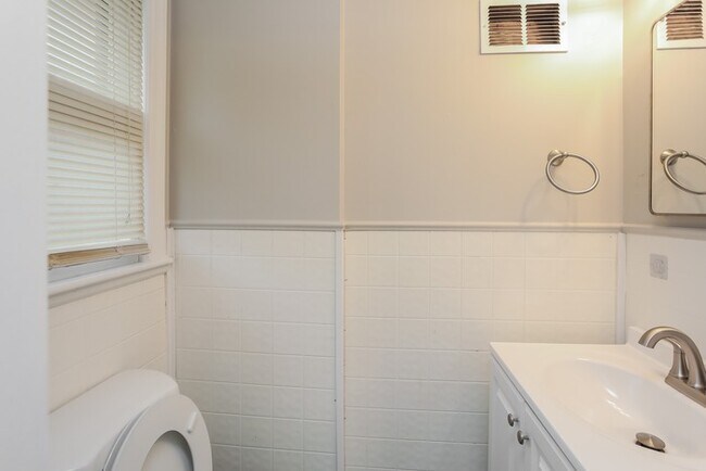 Building Photo - Great 3 Bedroom Kansas City Home