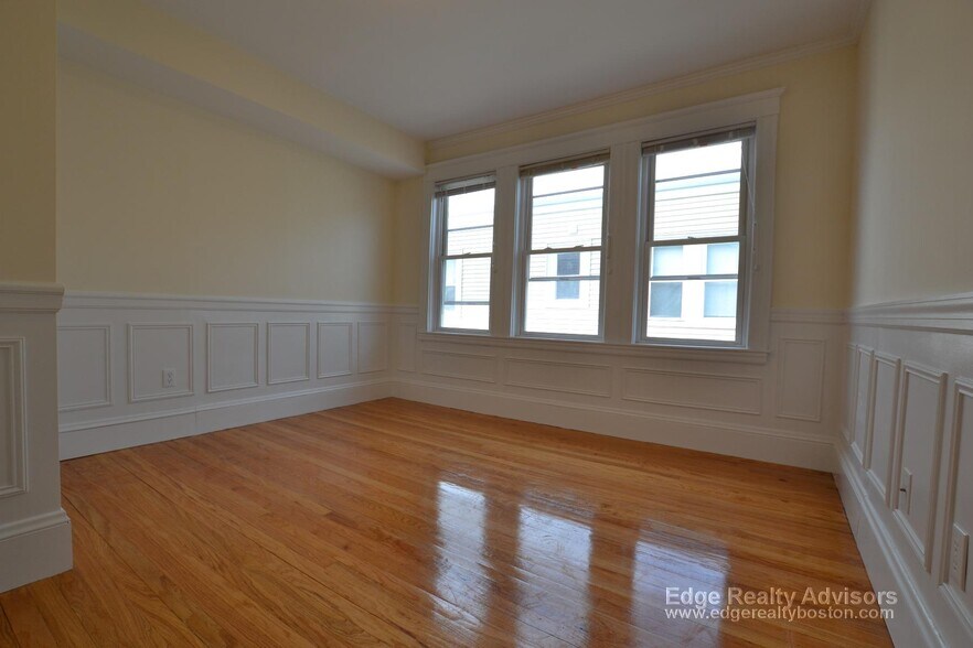 Building Photo - 20 Claymoss Rd