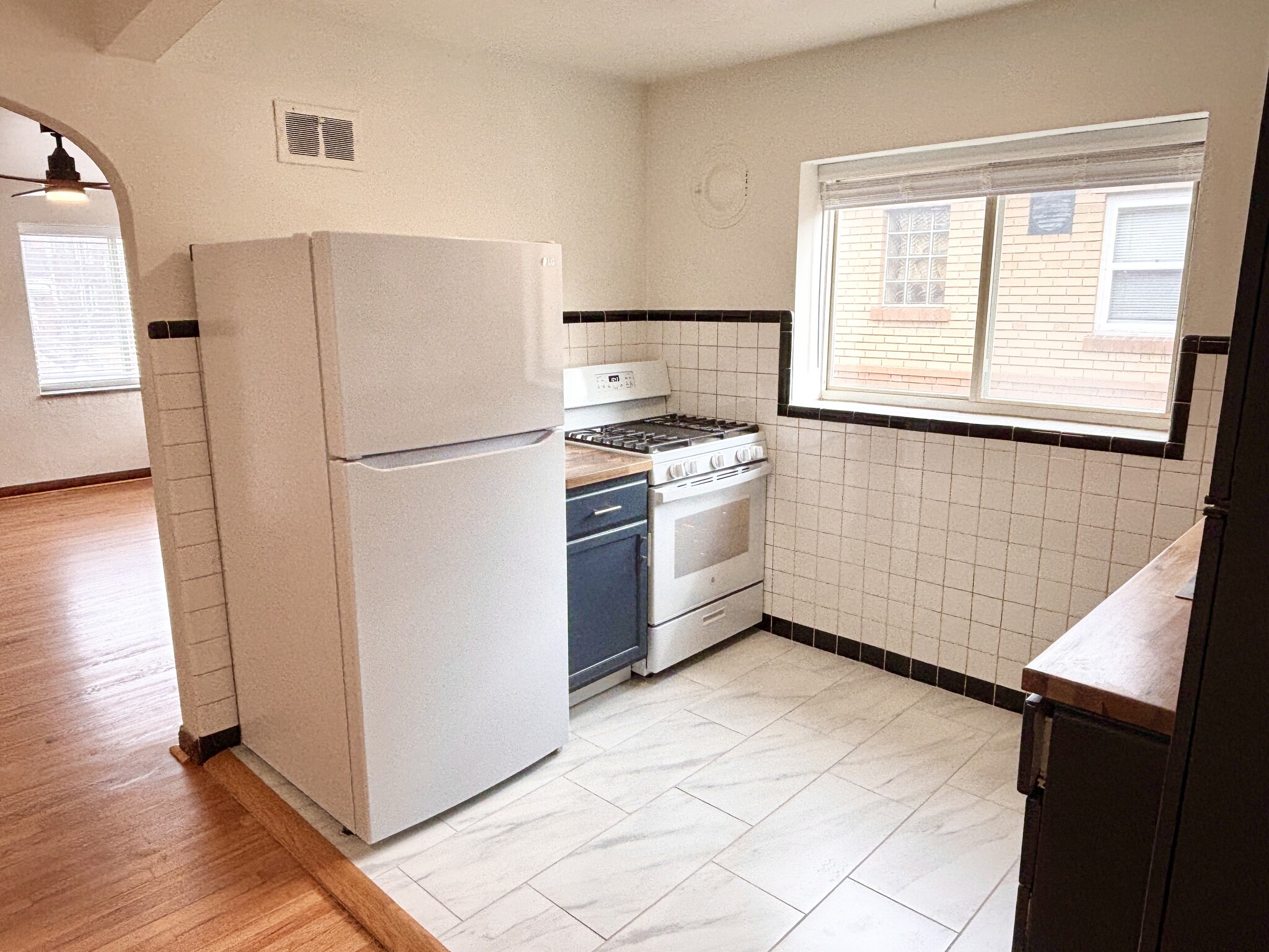 Brand new appliances - 5070 Oleatha Ave