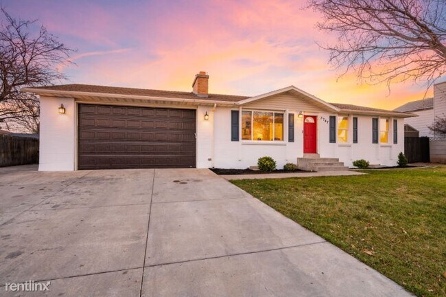 Building Photo - 5 br, 2 bath House - 3747 W Gandalf Dr