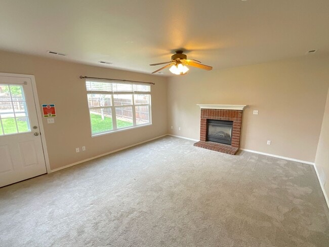 Building Photo - 5 Bedroom Home Available Near Briargate Pkwy & Austin Bluffs Pkwy!