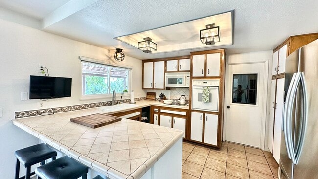 Building Photo - Awesome Single-Story Ranch-Style Home with...