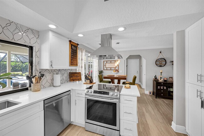 Building Photo - 8606 Arrowhead Dr