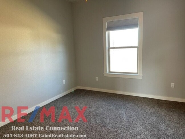 Building Photo - Sorry No Smoking and No Pets Permitted