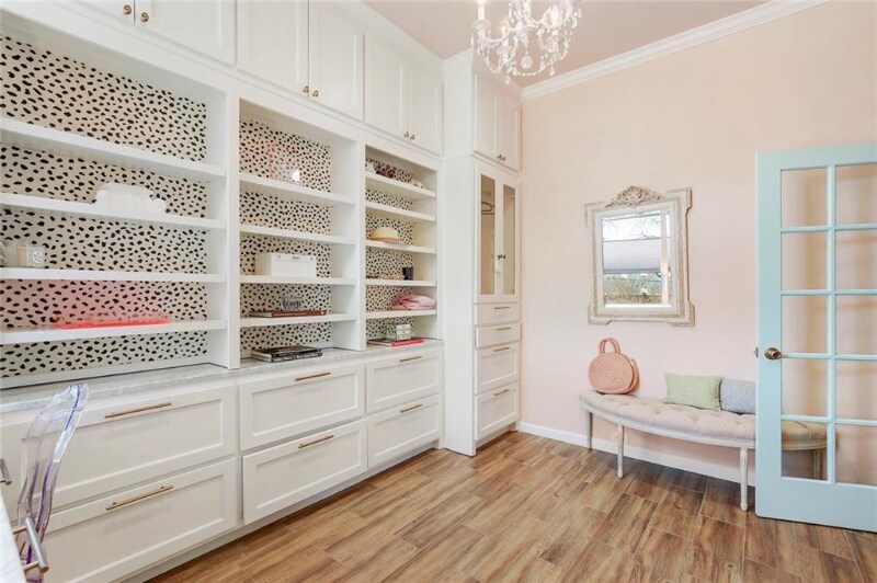 Building Photo - 5205 Capitol Ave