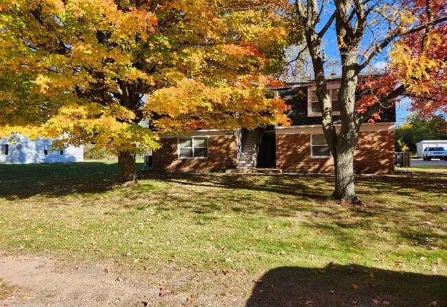 Building Photo - 907 S State St