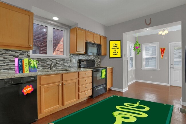 Building Photo - 5036 Tholozan Ave