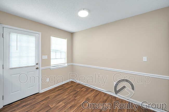 Building Photo - 405 22nd Ave NE