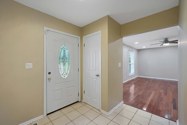 Building Photo - 1356 Larchmont Dr