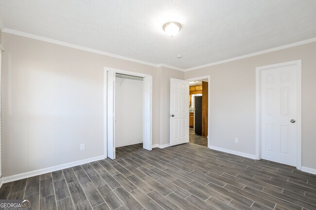 Building Photo - 369 Hillridge Dr