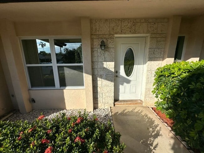 Building Photo - 3291 SW 4th St