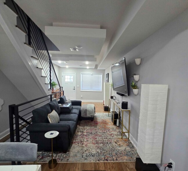 Building Photo - 115 Winslow Pl