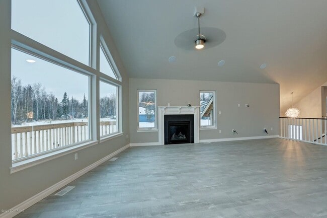 Building Photo - Live in luxury and style in this new, modern 4 bedroom home with upgraded everything, mountain vi...