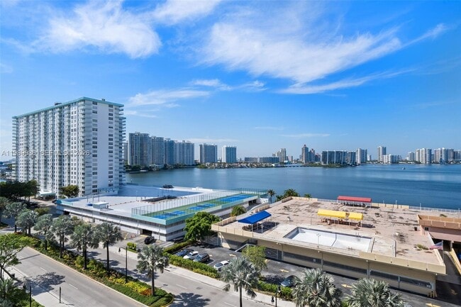 Building Photo - 250 174th St