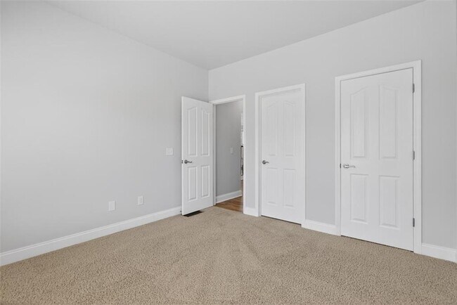 Building Photo - 4537 Grandview Pkwy