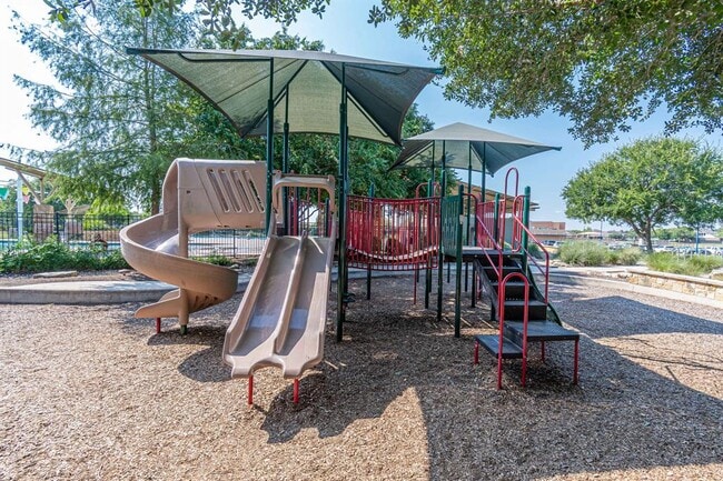 Building Photo - 384 Witchhazel Way