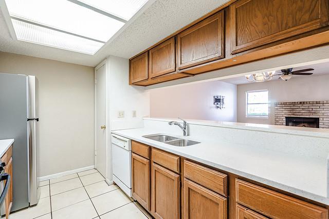 Building Photo - 7825 Beauregard Cir