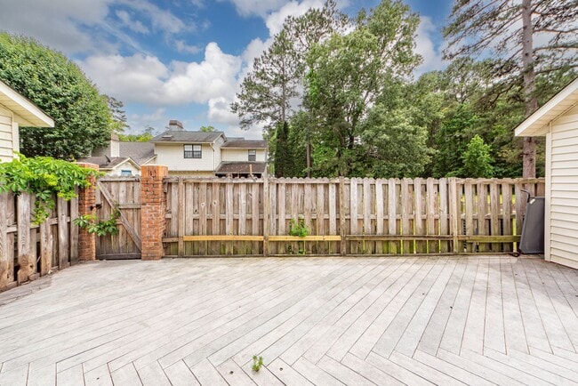 Building Photo - 2 Bedroom 2 Bath Townhouse in Crowfield Pl...
