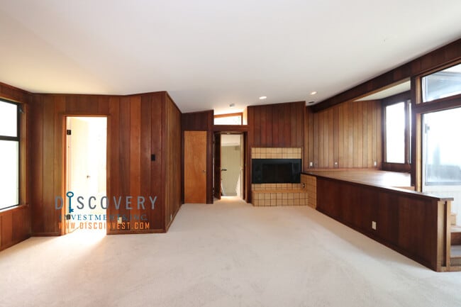 Building Photo - Contemporary Montclair 3+ Bedroom Canyon H...