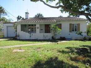 Building Photo - Adorable Beachside 2 Bedroom Cottage with ...