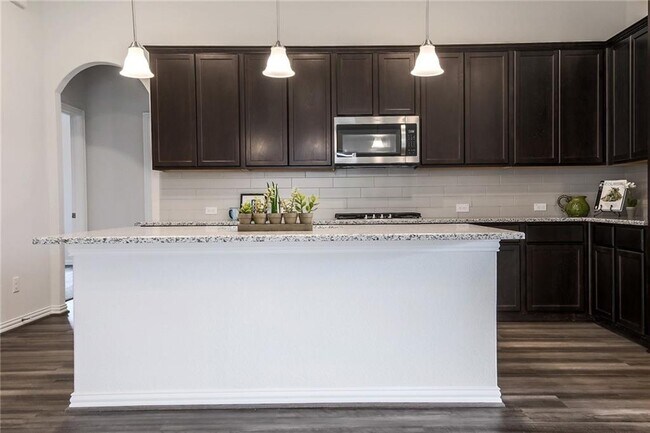 Building Photo - 708 Sunny Ridge Dr