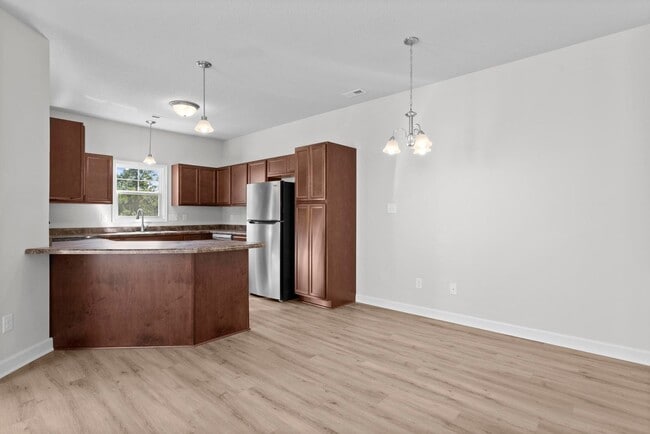 Building Photo - Townhome for Rent with Covered Patio!