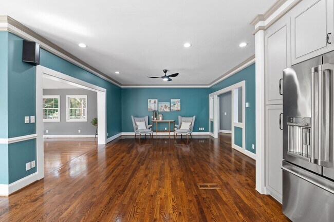 Building Photo - 507 Bing Crosby Blvd