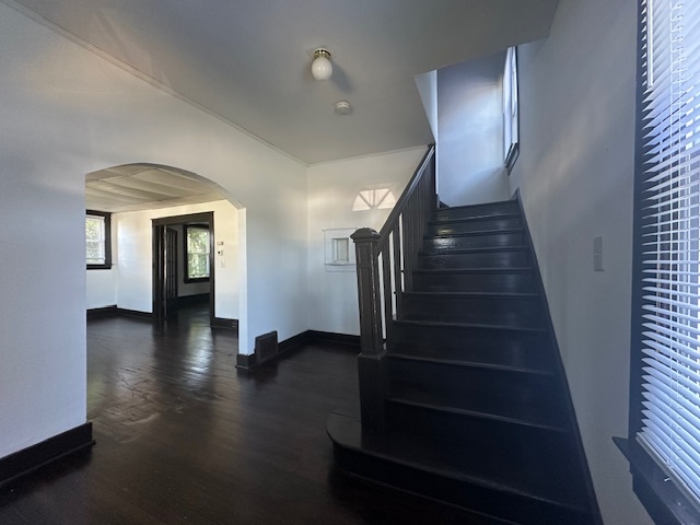 Building Photo - 1115 N Cameron Ave