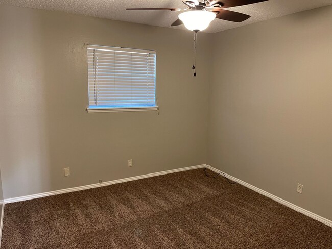 Building Photo - 3 bed room home for rent in Moore!  2 bath...