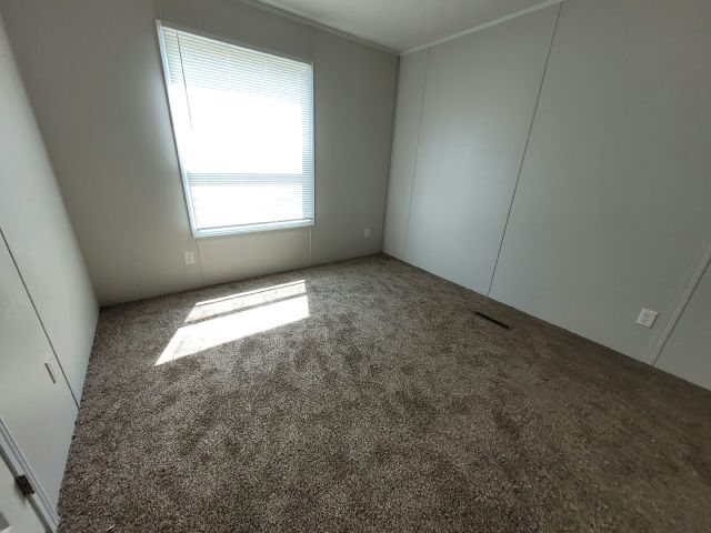 Building Photo - 11402 4th St NE