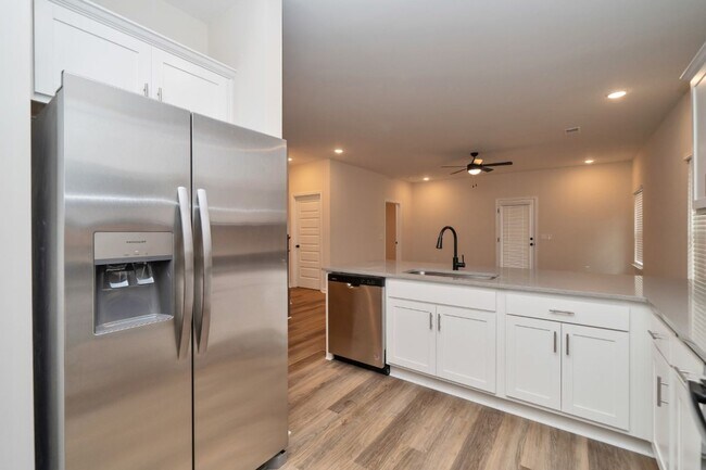 Building Photo - 2241 Headrick Rd