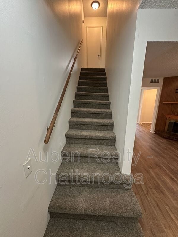 Building Photo - 505 Mountain Ridge Rd