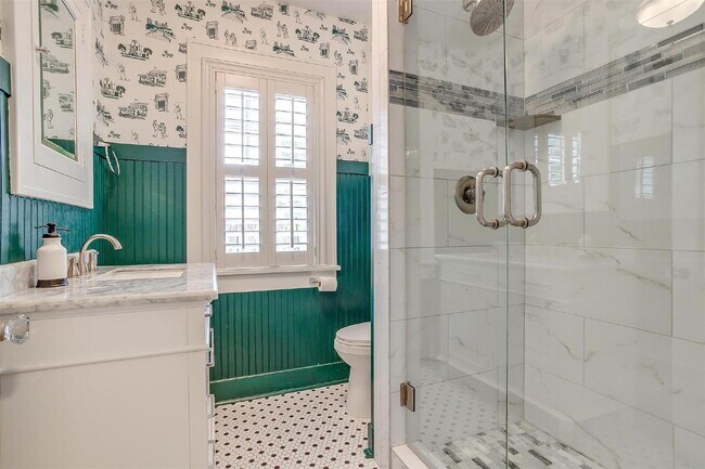 Building Photo - Charming 4 Bed, 2 Bath in Historic Berkele...