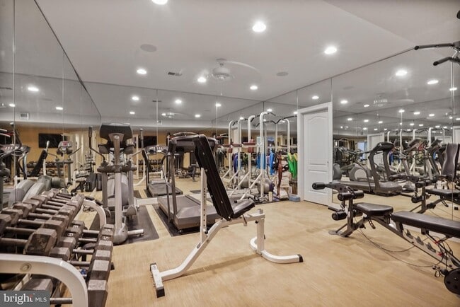 Building Photo - 9864 Walker Glen Ct