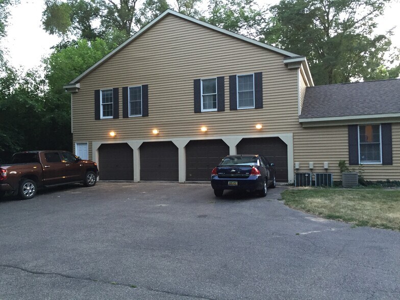 Building Photo - 770 N Main St