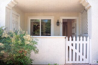 Building Photo - 12 Andarrios