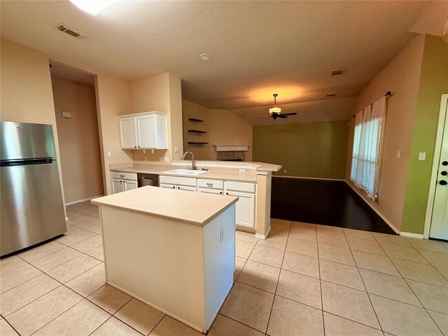Building Photo - 4415 Hunters Lodge Dr