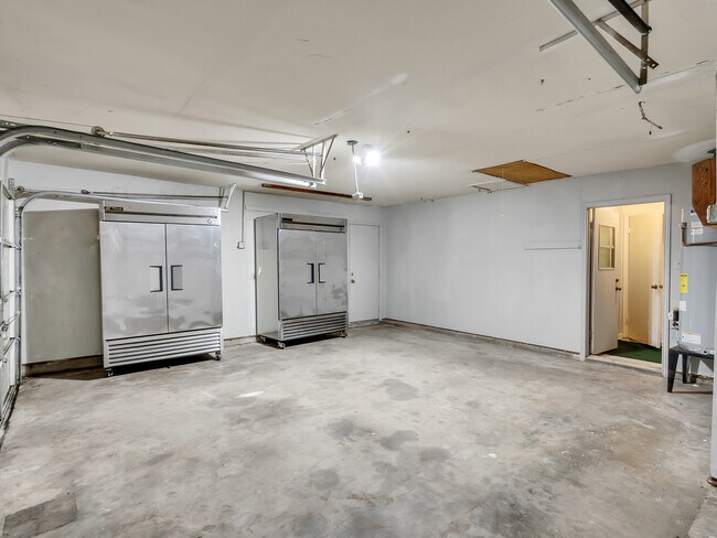 Building Photo - 15443 W Willowwind Cir
