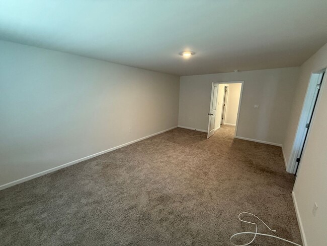 Building Photo - Like New Beautiful Home in Locust!