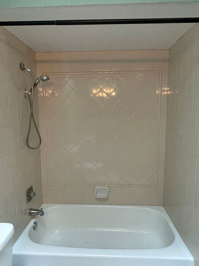 Building Photo - OWNER'S SUMMER SPECIAL-$300 OFF first 3 months! Sparkling Pool Home!