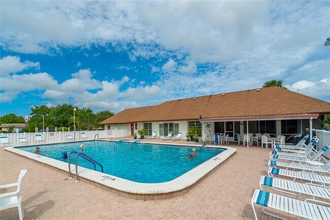 Building Photo - 4110 38th Ave W