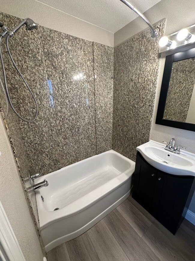 Building Photo - 215 Tahoe Ave