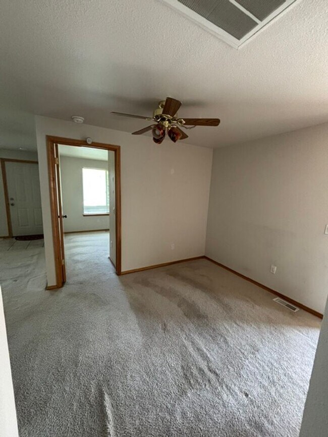 Building Photo - 217 E Belair Dr