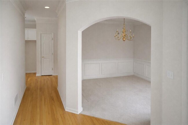 Building Photo - 2820 Jamont Ct