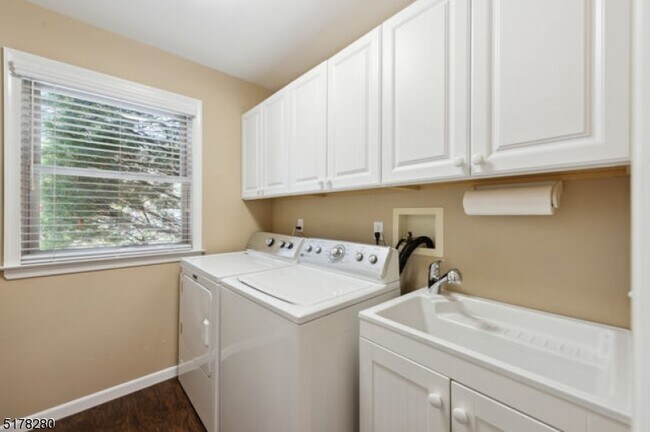 Building Photo - 408 Prospect Ave