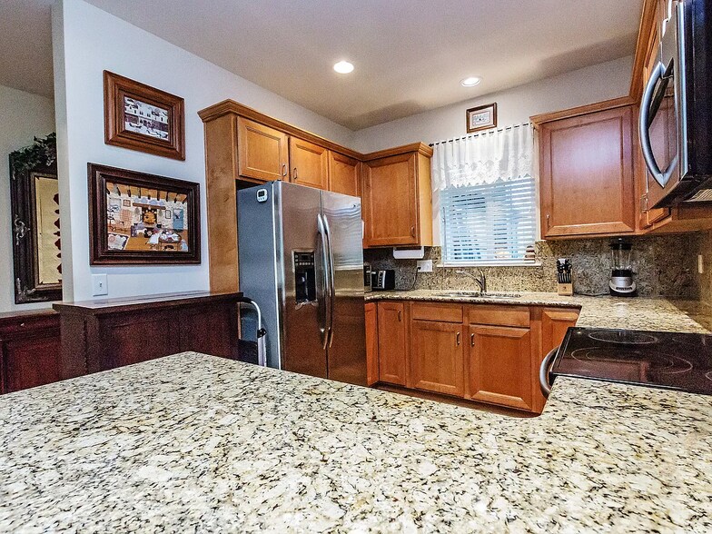 Building Photo - 4786 Strathmore Cir SW