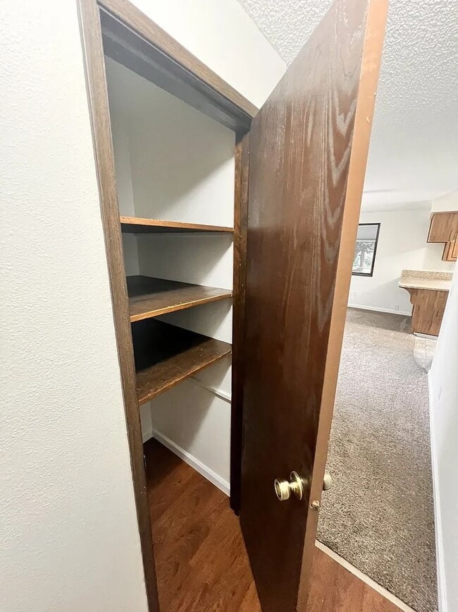 Building Photo - Rambler Golf Course View 3bd 2bath Avail. March 6th