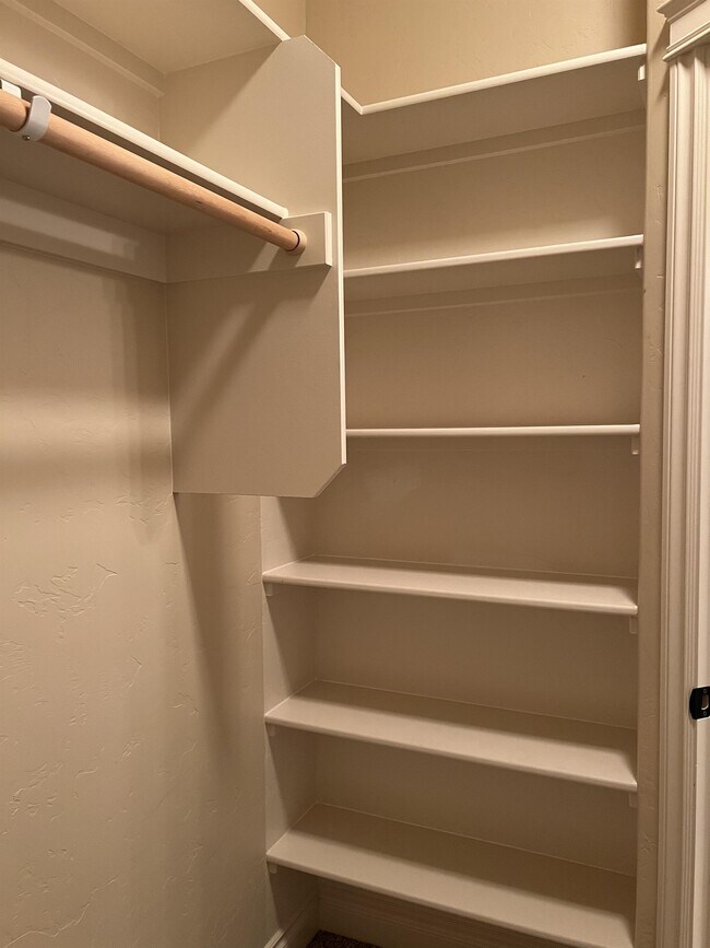 Building Photo - 2443 Bramasole Dr